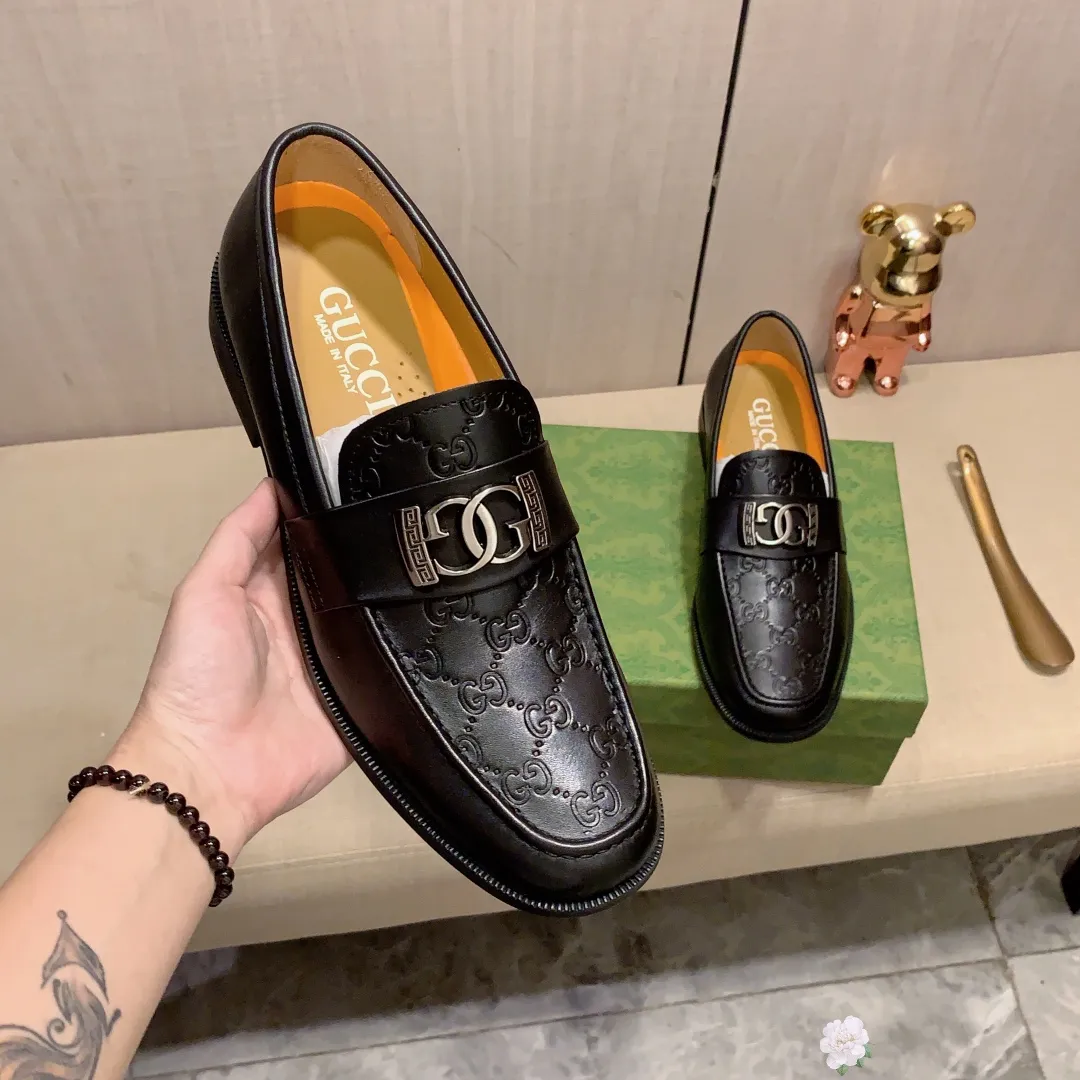 Men's Leather Shoes Men's Shoes 💰480💰💰🎩🎩 [Lightning] [Lightning] "Gucci*" The latest and most popular casual business leather shoes, top brand [Seduce] luxury ~ purchasing agent, top quality ~. [Strong] The upper is made of imported breathable cowhide with matching material ➕ breathable cowhide feet (•) and fine workmanship. The original stylish and stylish soft rubber wear-resistant and non-slip outsole is light and comfortable on the feet. The real thing looks better when taken in real life. 309: code: 38-44, can be customized to 45